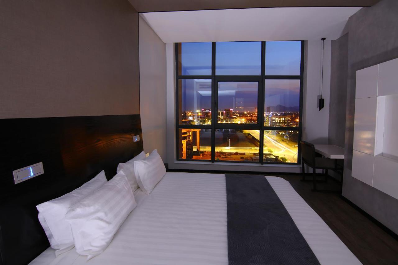 Room50Two Gaborone Extérieur photo